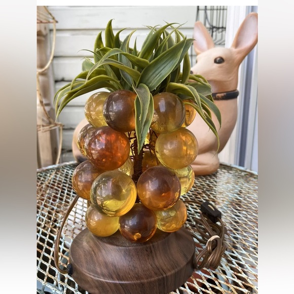 Tiki Lucite Amber Grape Cluster Pineapple Table Lamp MCM Mid Century Vintage 60s - Picture 6 of 9